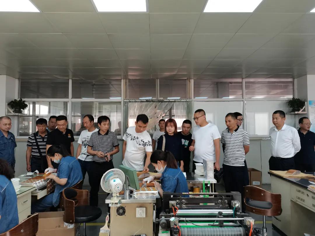 南京金陵金箔集團,金箔包裝，煙草包裝、食品包裝、藥品包裝、社會包裝、工業(yè)包裝